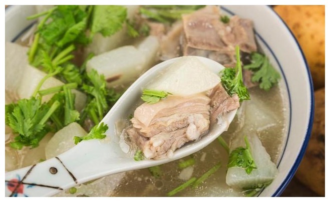 羊肉别总涮着吃，5种做法，鲜美不膻还不腻，伏天多吃祛湿排毒