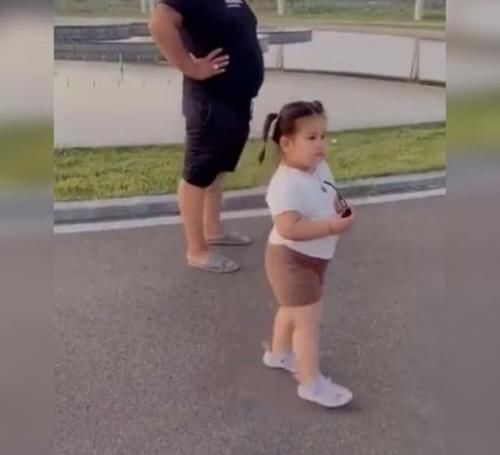 爸爸带女儿做亲子鉴定，却被赶出鉴定中心，医生：一看就是亲生的