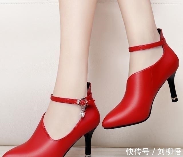 优雅感|细跟鞋是女人穿着中优雅的代表,让你尽显十足的女人味儿