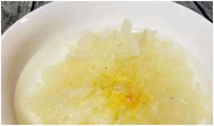 泡发银耳时,用冷水还是用热水?懂的人都是这样泡的,难怪出胶多