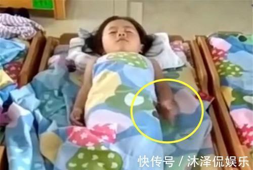 女儿|无意间看到的视频,女儿在幼儿园午睡,妈妈好心疼