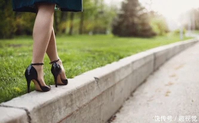 穿高跟单鞋轻松踏出自信姿态, 让你轻松成为职场女王