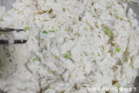  酥里嫩放|炸萝卜丸子，最忌放淀粉，大厨分享1招技巧，外酥里嫩放凉也不硬
