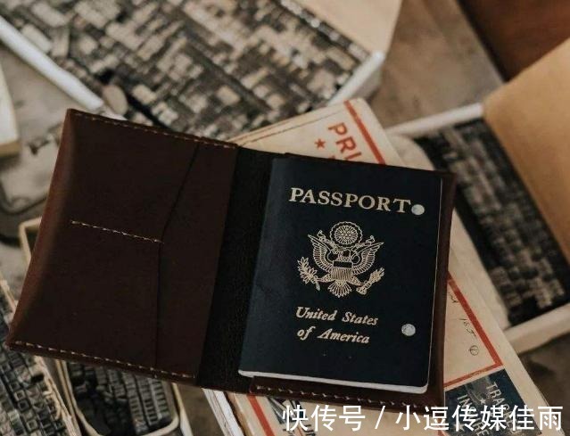 放弃中国国籍!曾经放弃中国国籍,如今被赶出美国却想回国,中国不是收容所