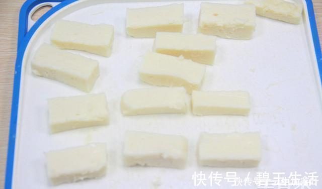 面包糠|牛奶最忌讳和“它”一起吃,营养减半又伤胃,还有许多家庭都中招