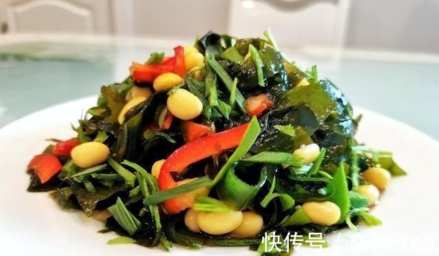 两口子周末这样吃午晚餐，不丰盛却舒心暖胃，网友简单的幸福