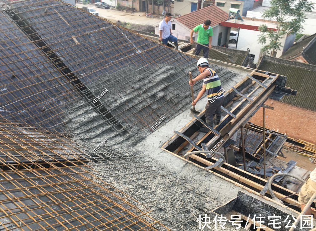 楼面|河南农村85万建三层别墅，比效果图还漂亮
