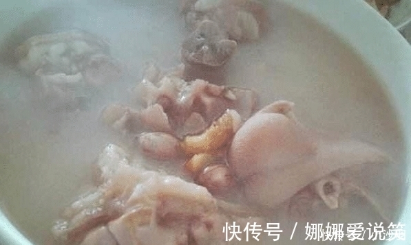 啤酒|炖猪脚,第一步万万不能先焯水,很多人都弄错了,难怪猪脚炖不烂