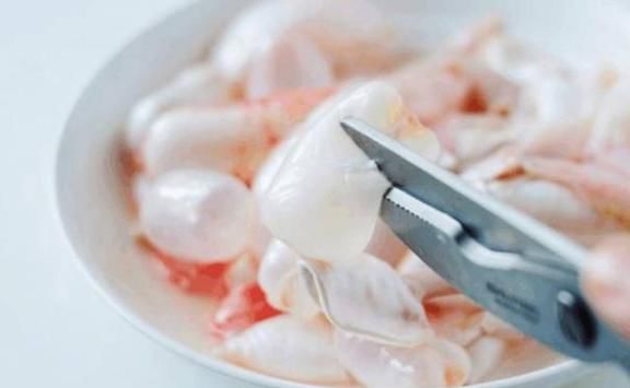 大多数人杀鱼时，会扔掉最有营养的1物，其实补肾效果非常棒！