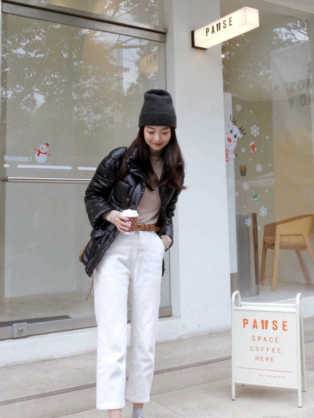 羽绒服|又被“黑色羽绒服”惊艳到,款式简单却很显气质,你有了吗?