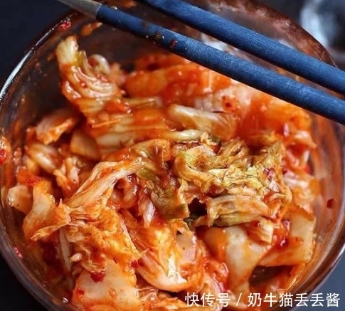 轻松|1颗苹果,1颗梨,5颗白菜,教你轻松做出正宗辣白菜,一看就会