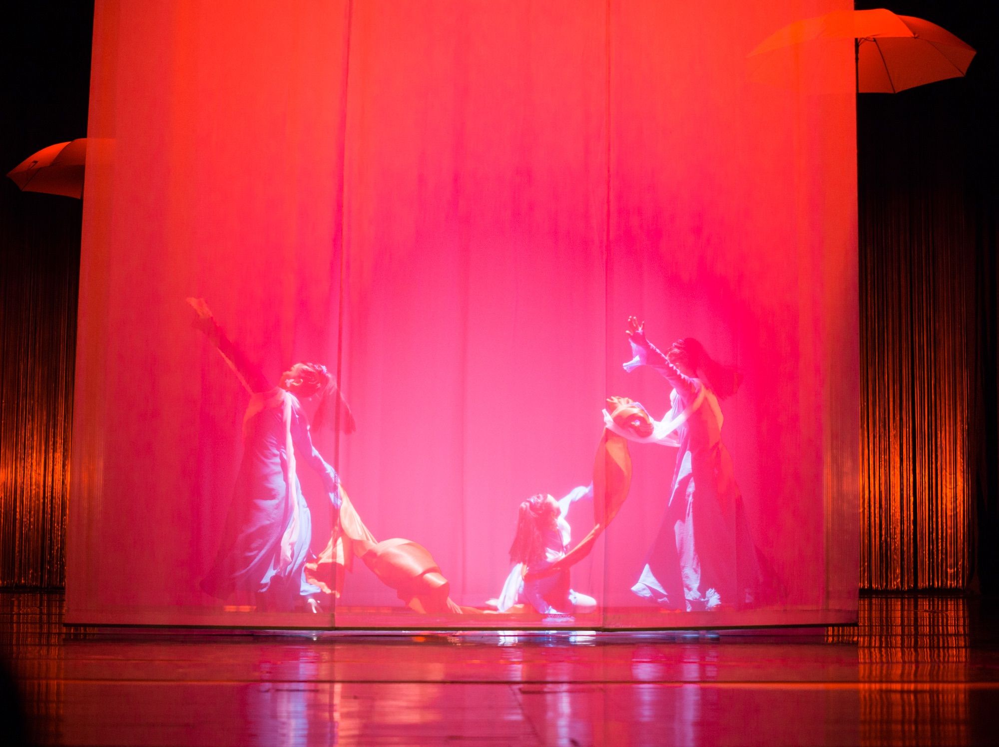 来信|三人共饰一角,当越剧遇见《一个陌生女人的来信》