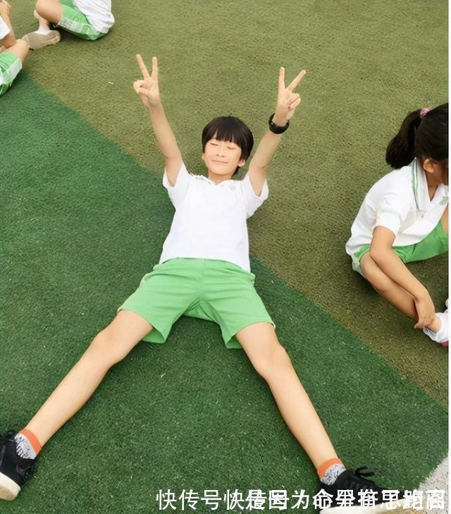 孩子|孩子腿部有2个特点,是大长腿的“特征”,长得晚也能后来居上