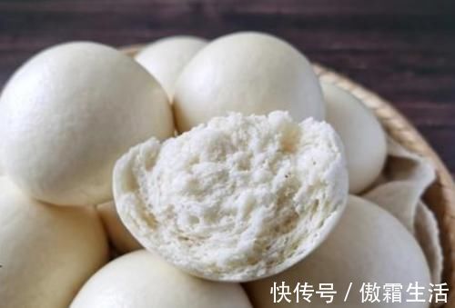 蒸馒头,直接加酵母是大错,牢记6技巧,保证又大又软,香甜可口