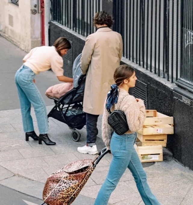 针织开衫过时？这三款简直不要太时髦