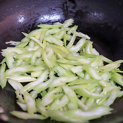 肥牛|肥牛炒芹菜