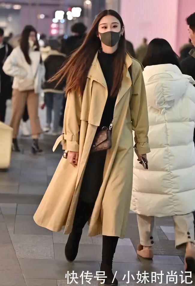 穿成|时尚穿搭,把牛仔裤穿成“丝袜”,“冬瓜腿”才是王者!