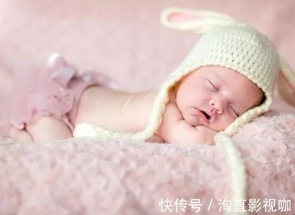 妈妈|3个月婴儿被强制练习睡眠,痛苦挣扎2小时,妈妈却在“死亡直播”