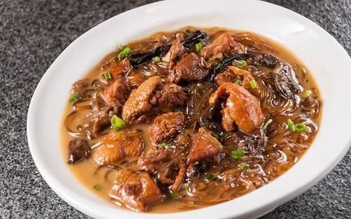 它是东北八大炖之一,无法超越的经典,炖出东北的好客与温柔!