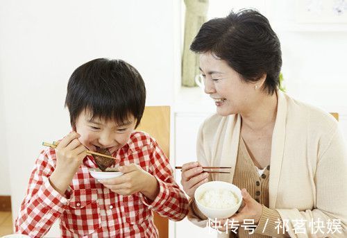 脾胃|孩子为什么会反复积食儿科医生无非就是4种原因，妈妈要明白