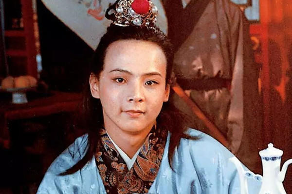 王夫人|袭人借了谁的势,敢跟老祖宗拿大?王熙凤和贾母唱双簧;永难翻身