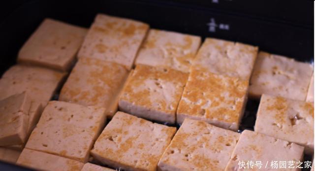  碎块|煎豆腐，不要直接下锅煎，多加1步，就算嫩豆腐也不碎块，不粘锅