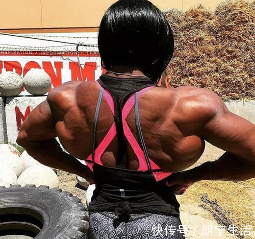 健美界|她號稱女版羅尼庫爾曼，11屆奧賽女子健美冠軍，46歲身材讓人羨慕