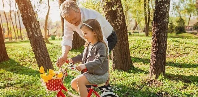 淘汰|下面3种孩子,未来最容易被社会淘汰,越早看到越好