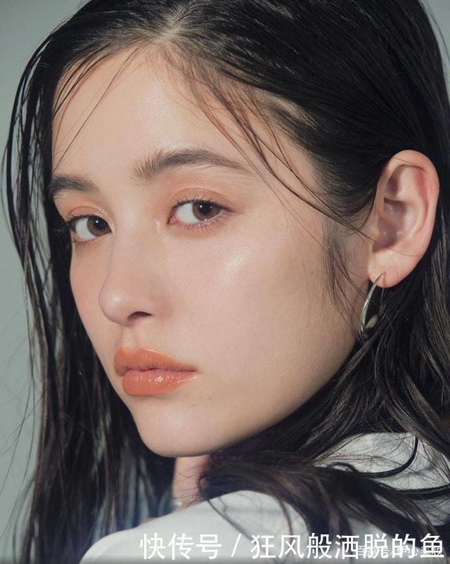 分享5个提亮肤色小诀窍,每天坚持做到两个,轻松白成“牛奶肌”