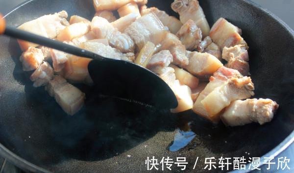 开胃|夏天,这蔬菜记得多囤点,做法特简单,解馋开胃,炖肉吃特别香。