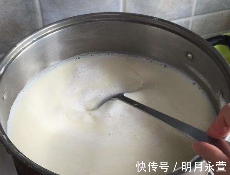 豆腐脑别再买了，准备一把黄豆，不用石膏不用卤水，教你详细做法