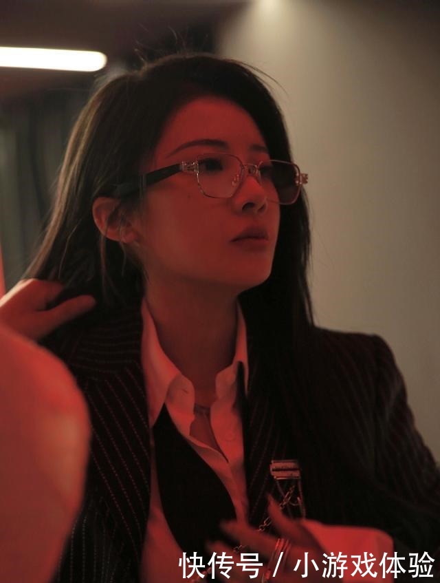 又一剪没喻言该反思自己了