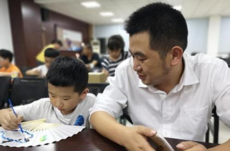 好好学习|最糟糕的父母,总是从小告诉孩子家里穷,让娃自卑一生难治愈