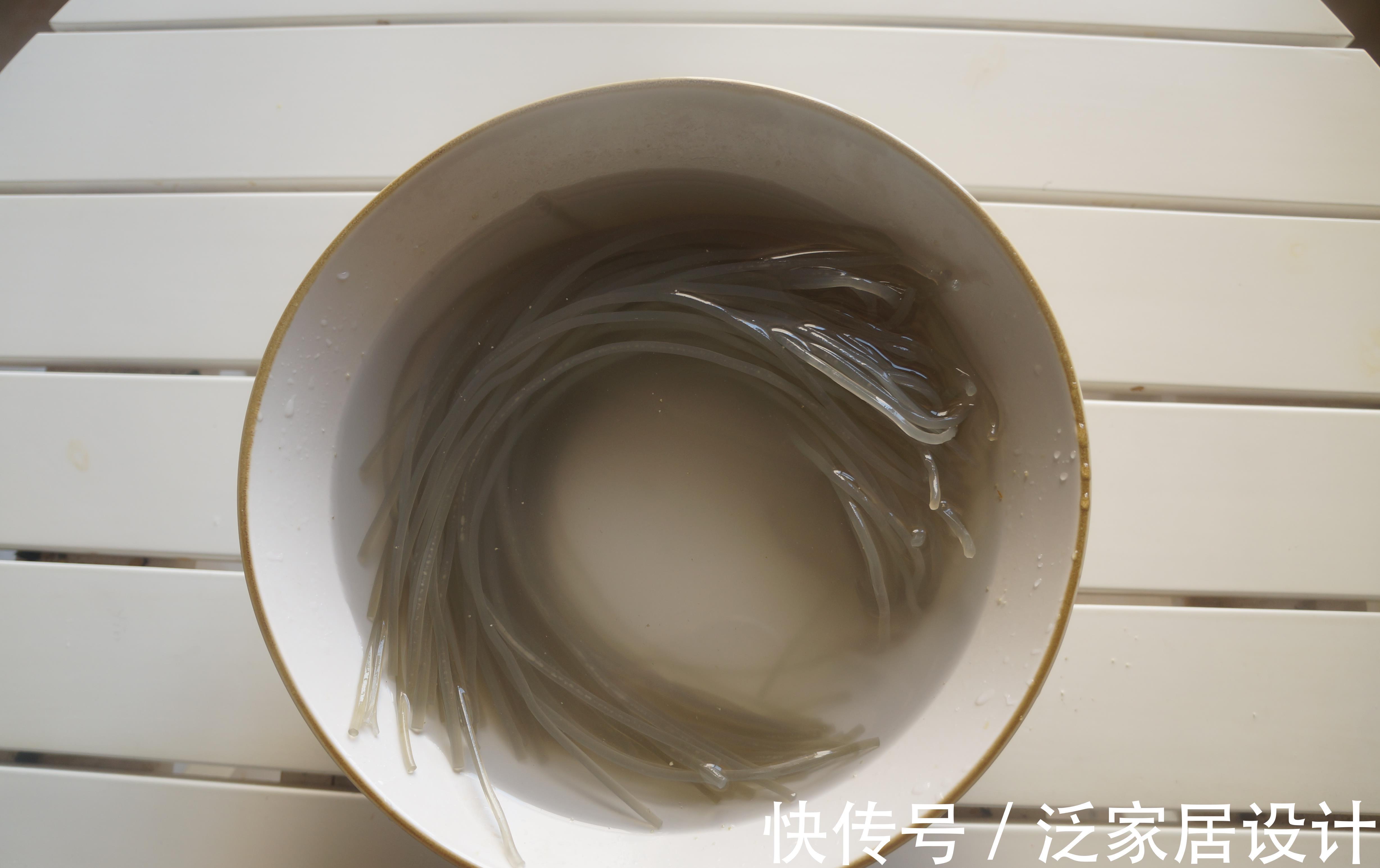 好吃|炒粉条一下锅就粘？用对了办法，又快又好吃，还不粘锅