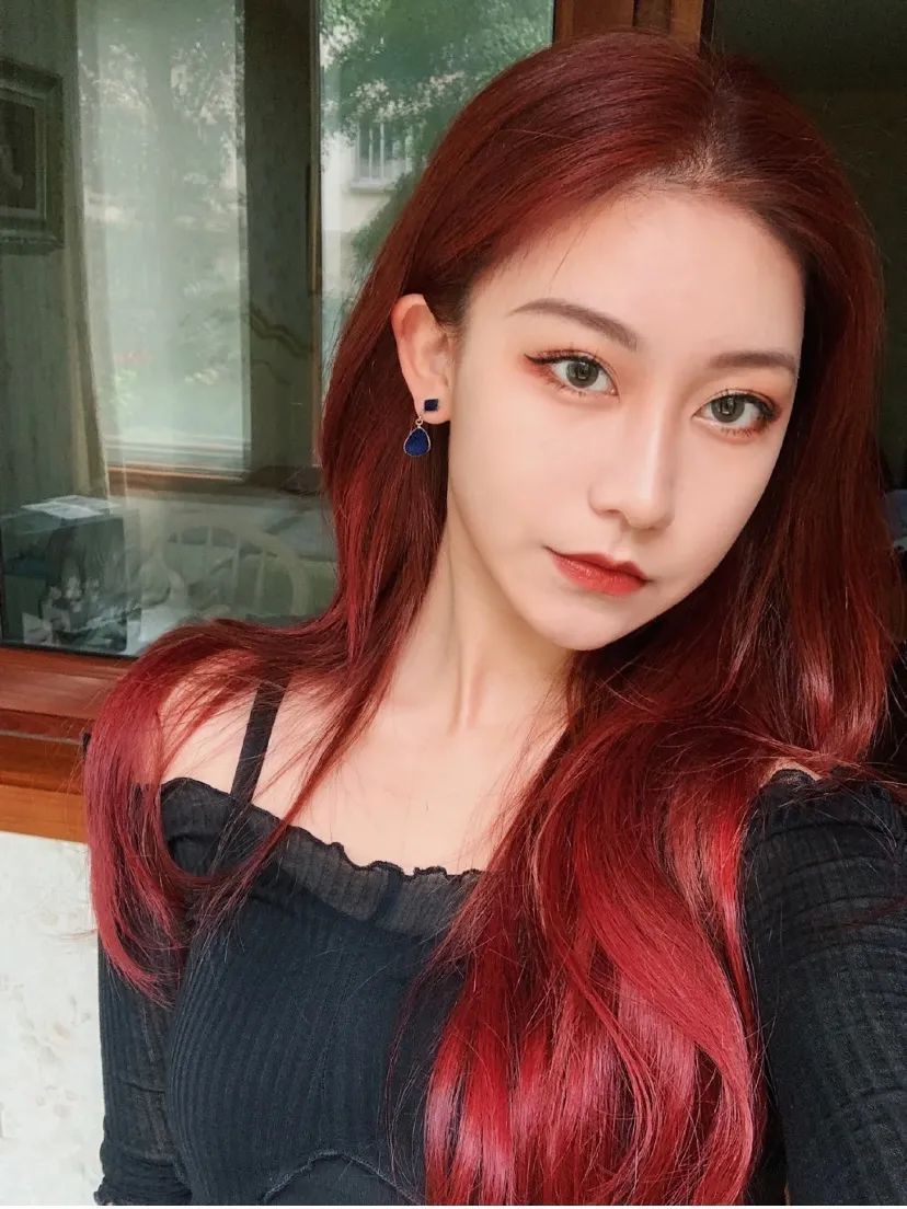 发型师|是时候染发了!今夏流行这6款发色,太显白了