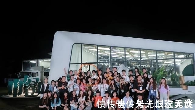 共同受邀出演《中餐厅5》,丁真与弟弟合照曝光!颜值引发热议