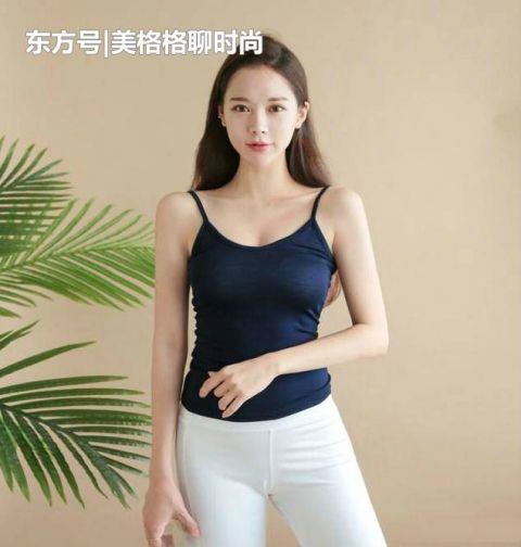 街拍|街拍穿着打底裤让你光彩夺人,亮眼时尚更优雅迷人