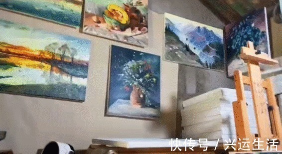 废品&现实版陋室铭!收废品大叔在出租屋内,画上千幅油画