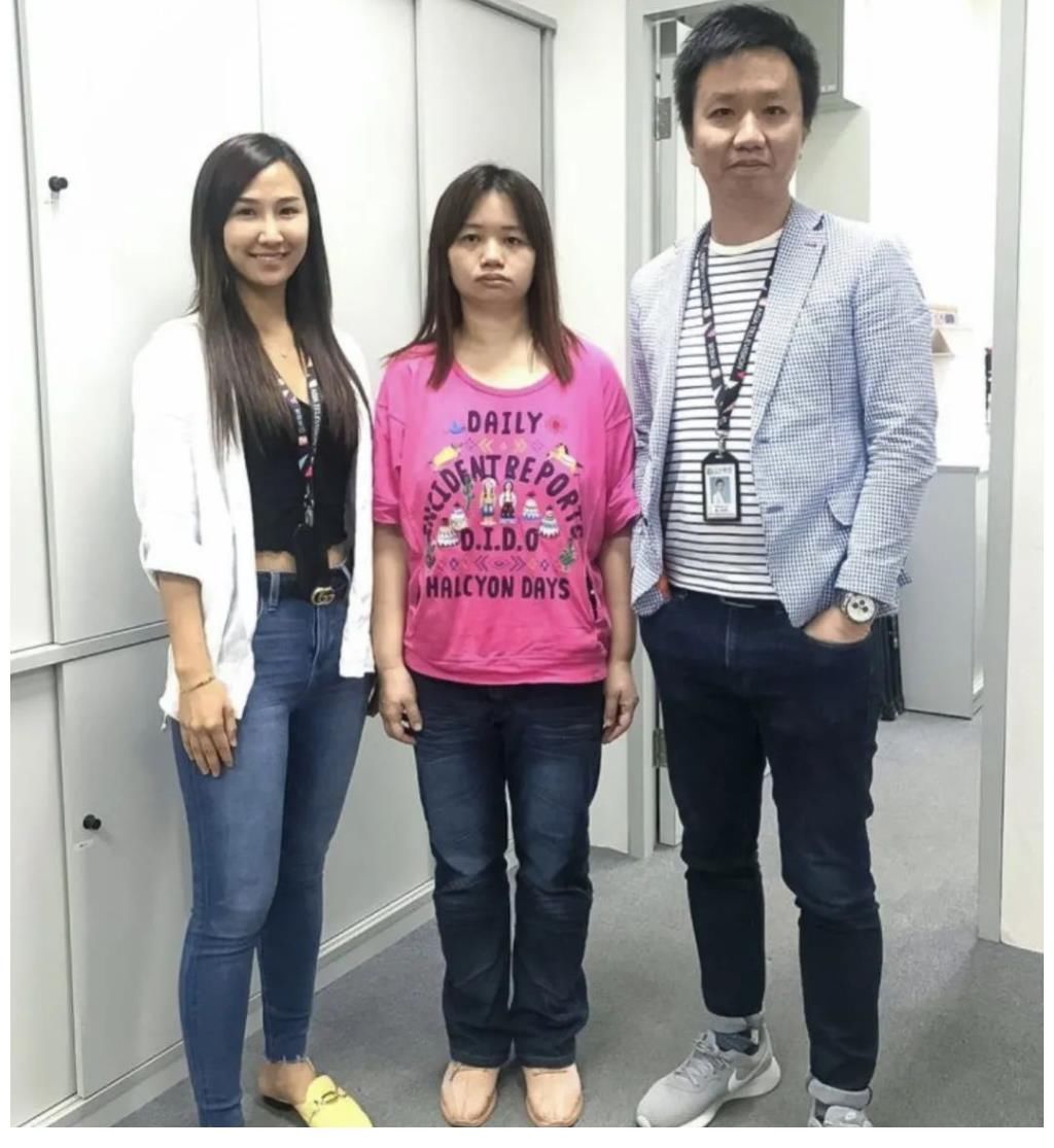 港姐|“最丑亚姐选手”得奖，37岁自称黄花闺女，被亚视签约力捧