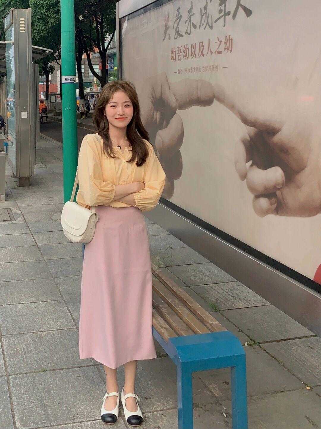 韩系|25到30岁的女生,多试试韩系少女风穿搭,清新浪漫又有格调