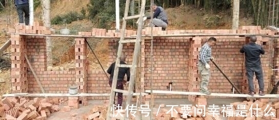 红砖|30万预算回村建房,结果只花了18万,真不知道是高兴还是悲伤