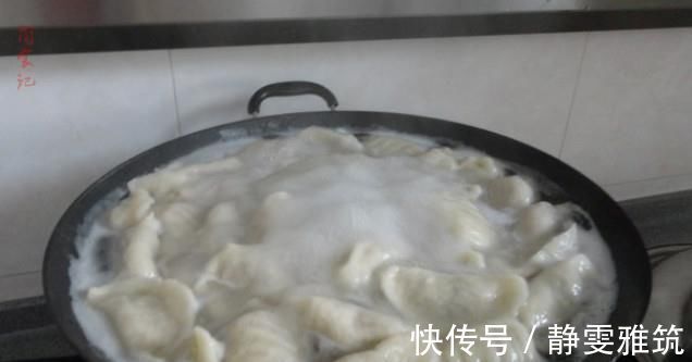 小简|包芹菜饺子,有人焯水,有人直接包大厨都不对,教你正确做法