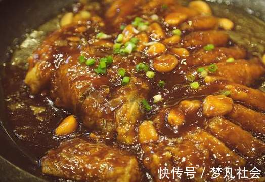 鲜嫩|炖鱼别再用料酒去腥了，试试多放一味料，鱼肉肉质鲜嫩，口感不腥