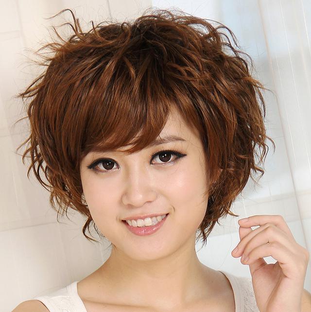 40岁以后女人别乱剪头,弄不好太老气,这8款发型让你年轻十岁