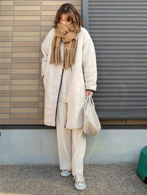 上了年纪的女人，颜色别乱选，多穿这3种“大气色”，附赠搭配法