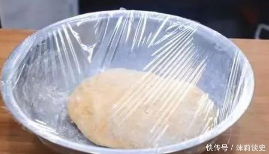 和面不要只加酵母,加一滴它,即省时又香甜可口!