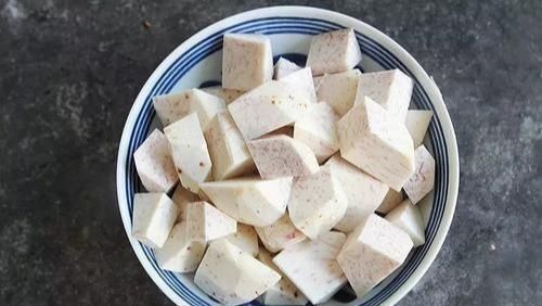 鲜嫩|天热就要多吃蒸菜，这菜蒸一蒸就好，鲜嫩到流口水，好吃停不下筷