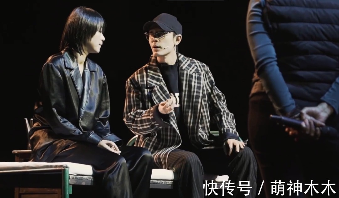 肖战|《如梦之梦》排练花絮曝光，肖战热心为同事拍背，认真学抱娃姿势