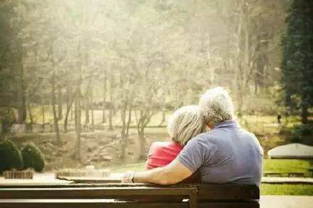 外婆|寿命长不靠多睡觉，也不靠保健品，而是坚持3件事，健康又长寿