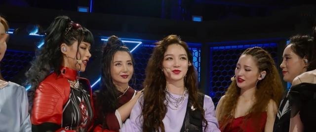 球迷们|郎姐孟佳营销成功、王霏霏已经成为一块踏脚石